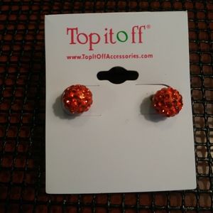 🆕NWT Top It Off Accessories